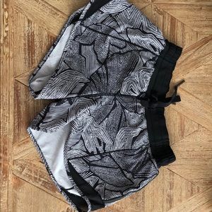 Lululemon Hotty Hot Short II